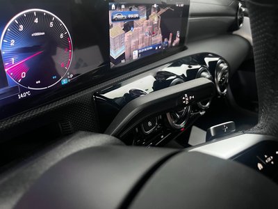 MERCEDES-BENZ CLA - 9