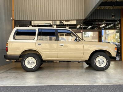 TOYOTA LAND CRUISER - 10