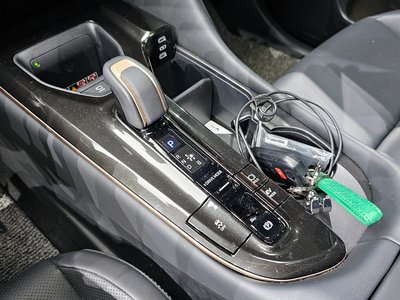 TOYOTA CROWN CROSSOVER - 9