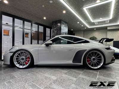 PORSCHE 911 - 4