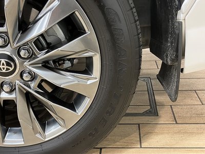 2023 Toyota LAND CRUISER 300 — миниатюра 29