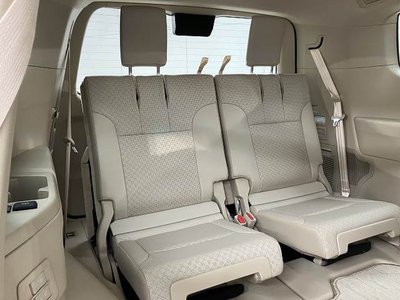TOYOTA LAND CRUISER 300 - 7