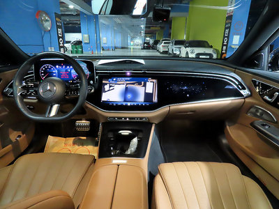 MERCEDES-BENZ E-CLASS - 4