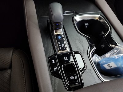 2024 Lexus RX thumbnail 12