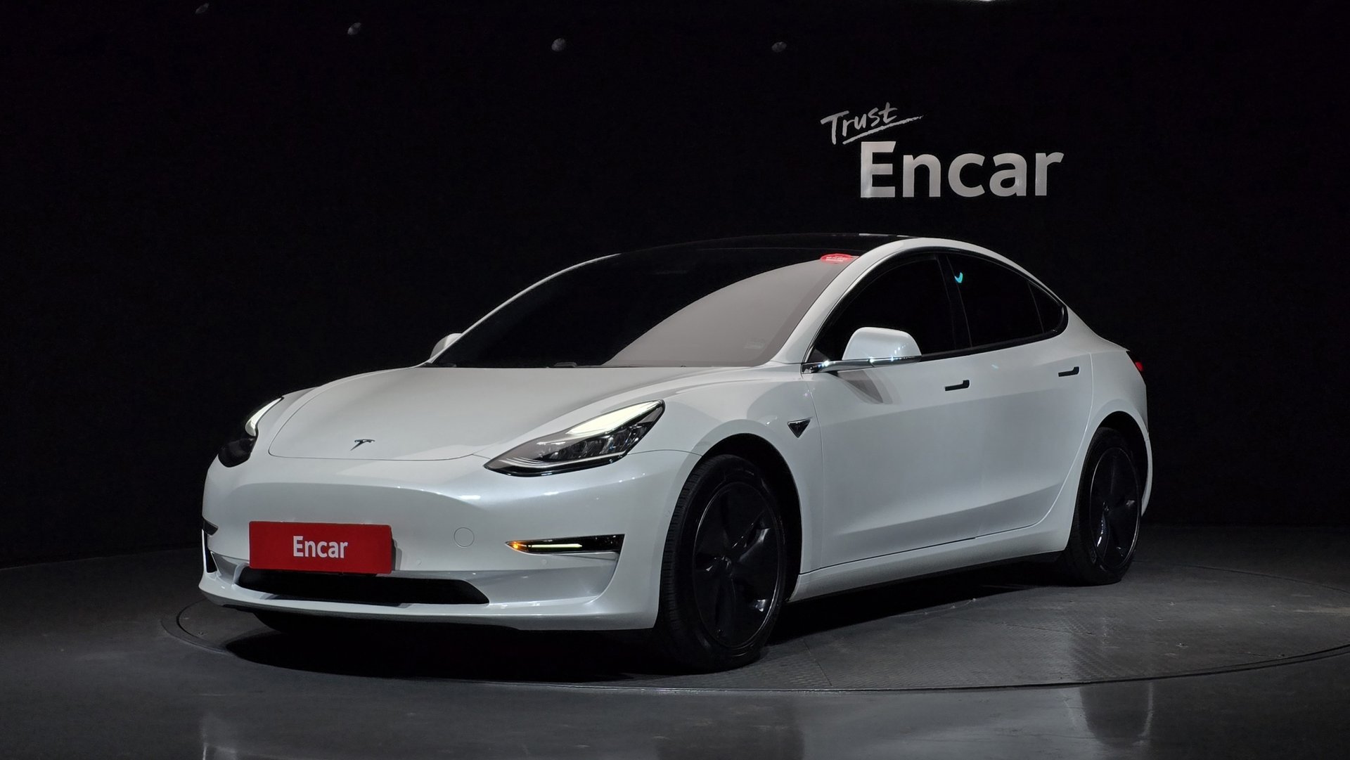TESLA MODEL 3 - View 1