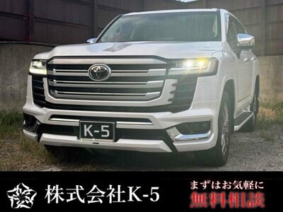 TOYOTA LAND CRUISER 300