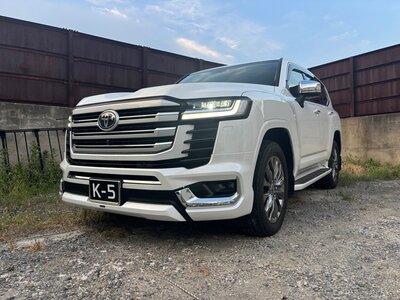 TOYOTA LAND CRUISER 300 - 6