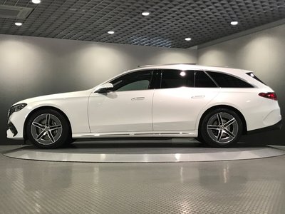 MERCEDES-BENZ E-CLASS WAGON - 9