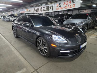 PORSCHE PANAMERA - 5