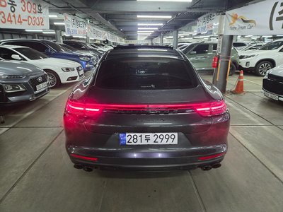 PORSCHE PANAMERA - 3