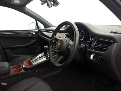 2024 Porsche MACAN thumbnail 15