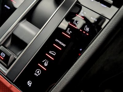 2024 Porsche MACAN thumbnail 27