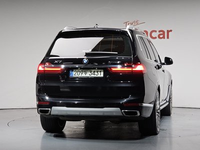 2021 BMW X7 — фото 4
