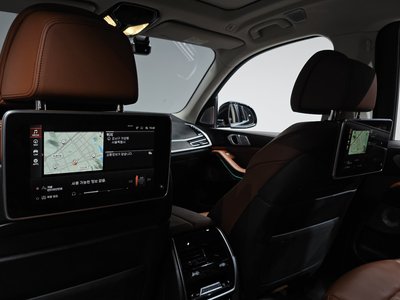 2021 BMW X7 — миниатюра 39