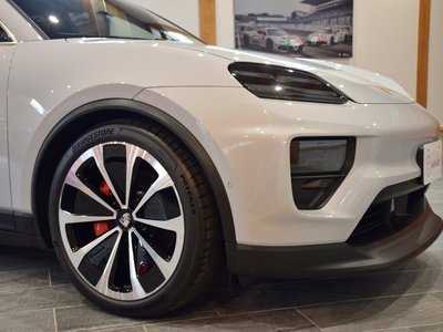 PORSCHE MACAN - 6
