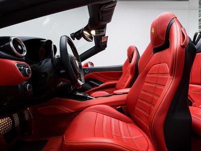 FERRARI CALIFORNIA T - 6