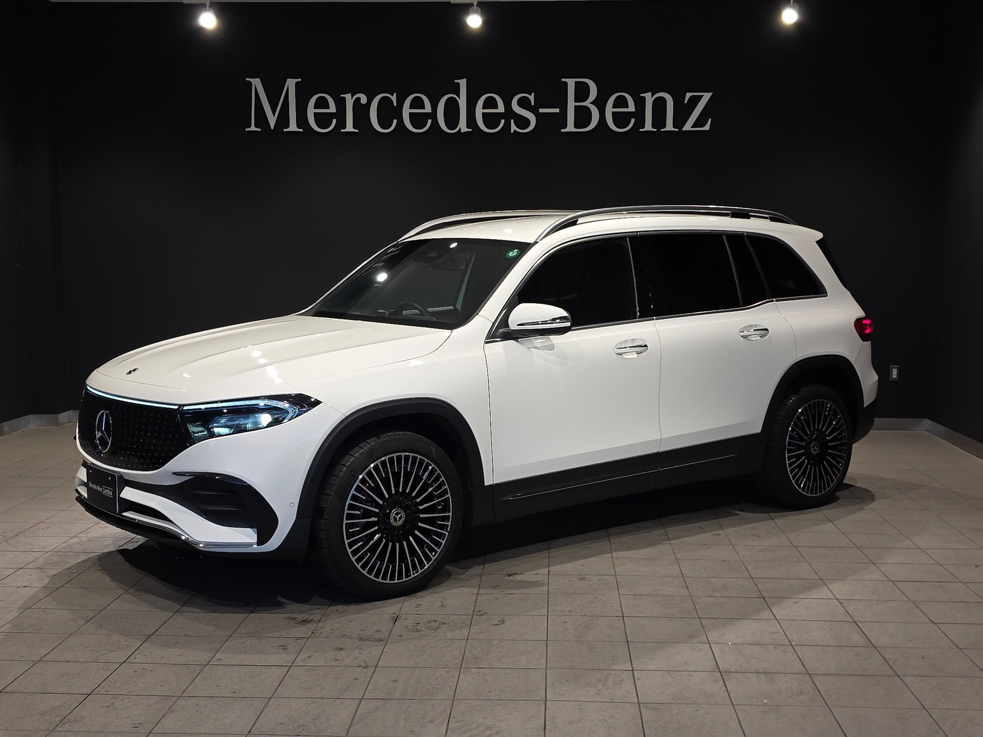 MERCEDES-BENZ EQB - View 1