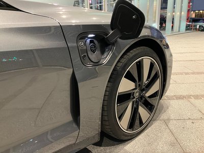 AUDI E-TRON GT QUATTRO - 6