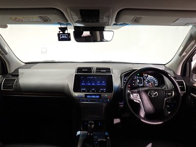 TOYOTA LAND CRUISER PRADO - 9