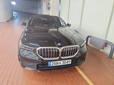 BMW 5 SERIES - 2