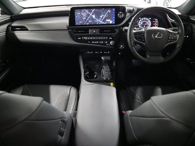 صورة 7 لـ 2023 Lexus ES