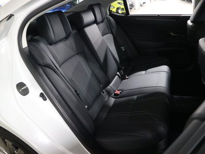 2023 Lexus ES — миниатюра 17