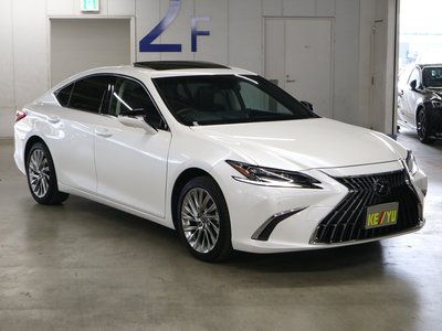 صورة 8 لـ 2023 Lexus ES