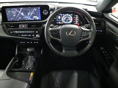 2023 Lexus ES — миниатюра 14