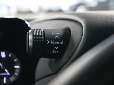 2023 Lexus ES — миниатюра 38