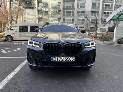 2022 BMW X4 照片 2