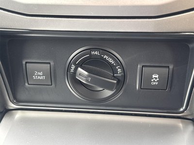 TOYOTA LAND CRUISER PRADO - 8