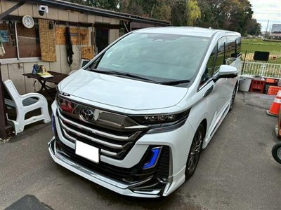 TOYOTA VELLFIRE - 1