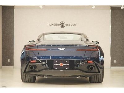 ASTON MARTIN DB11 - 5