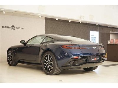 ASTON MARTIN DB11 - 6