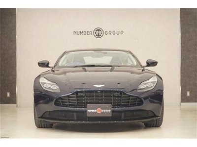 ASTON MARTIN DB11 - 4