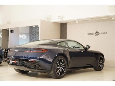 ASTON MARTIN DB11 - 7