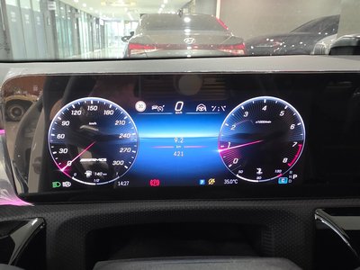 2025 Mercedes-BENZ CLA photo 8