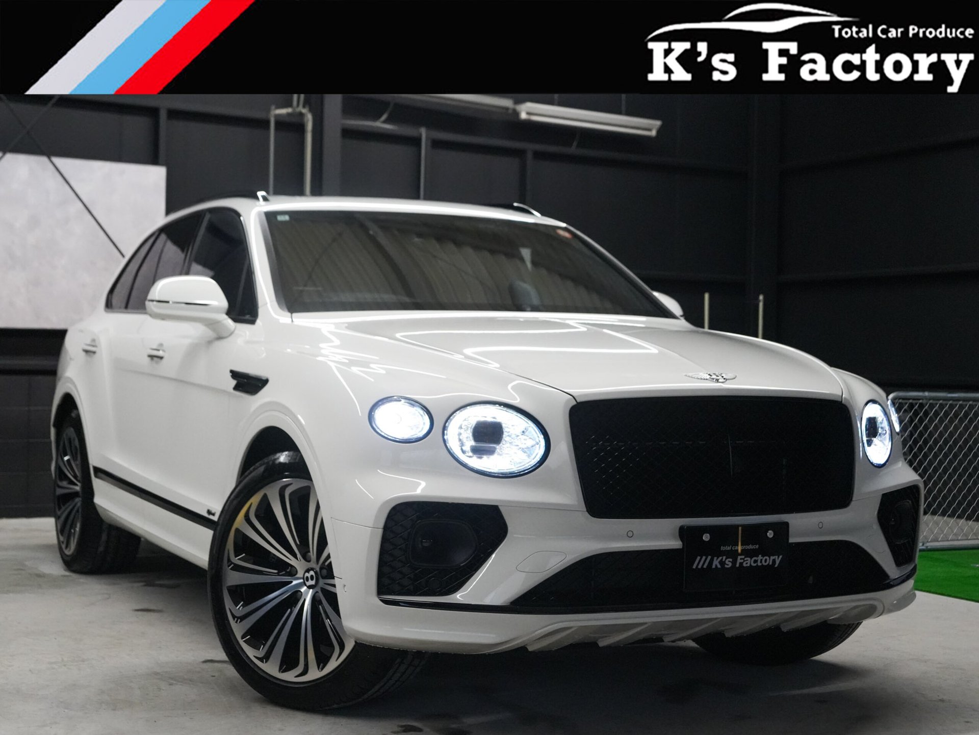 BENTLEY BENTAYGA - View 1