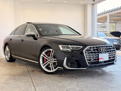 AUDI S8 - 8