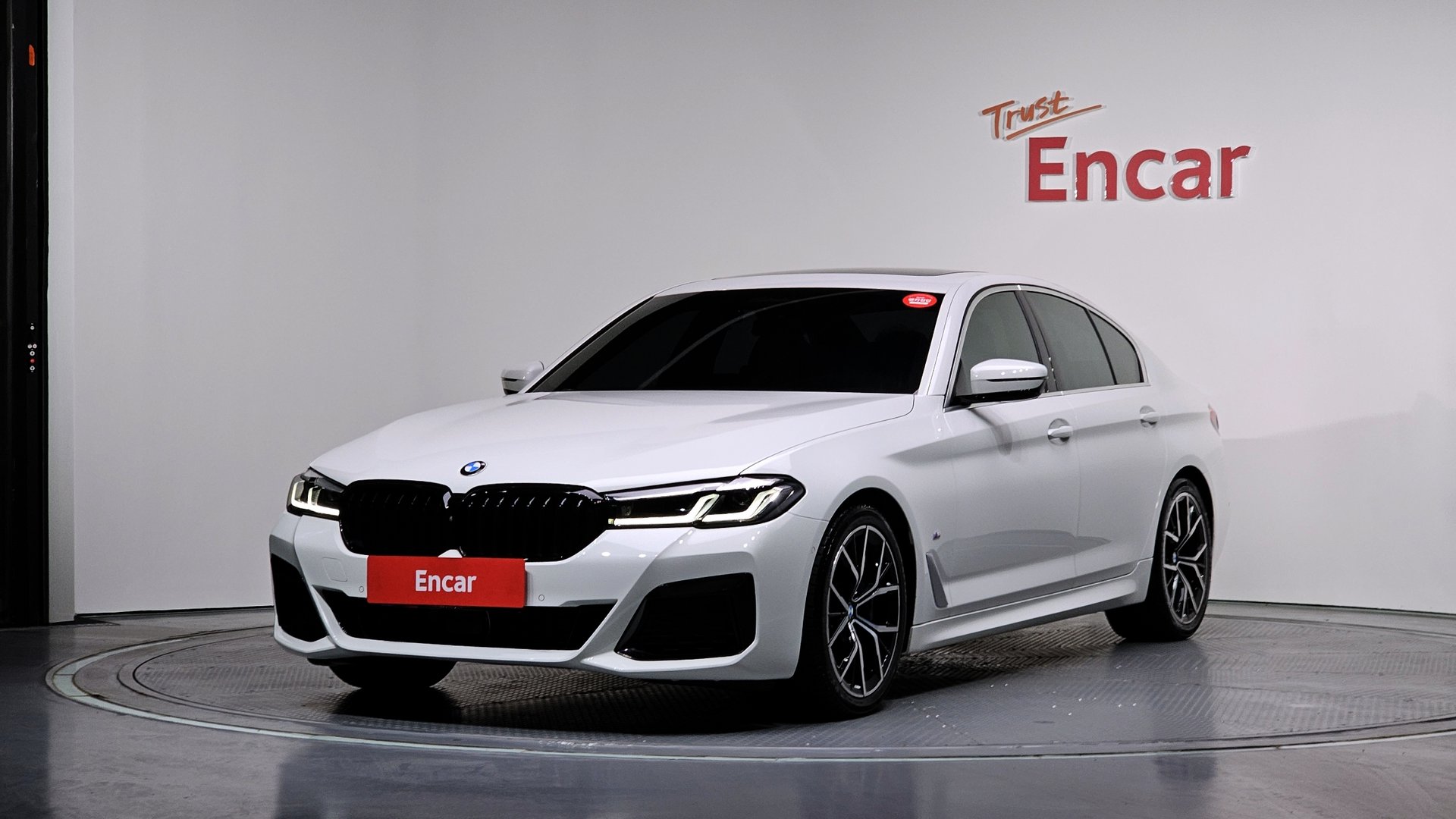 BMW 5 SERIES - View 1