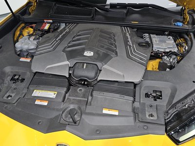 LAMBORGHINI URUS - 7