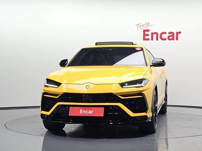 LAMBORGHINI URUS - 2