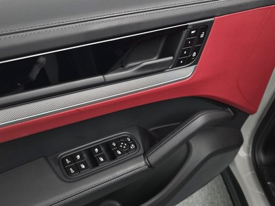 2024 Porsche CAYENNE thumbnail 29