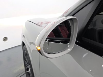 2024 Porsche CAYENNE thumbnail 28