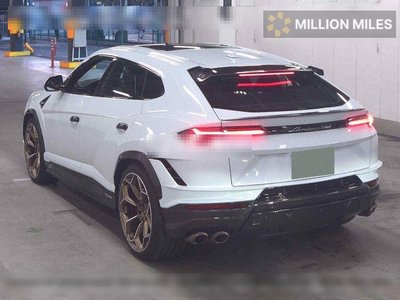 LAMBORGHINI URUS - 2