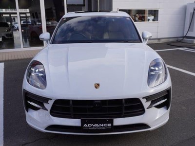 PORSCHE MACAN - 4
