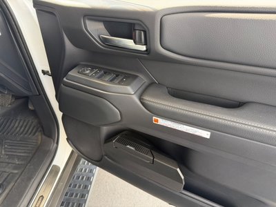 2025 Toyota LAND CRUISER 250 — миниатюра 28