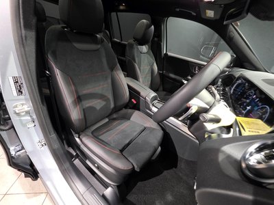 MERCEDES-BENZ GLB - 10