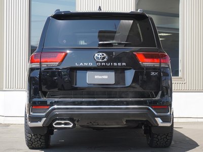 TOYOTA LAND CRUISER 300 - 9