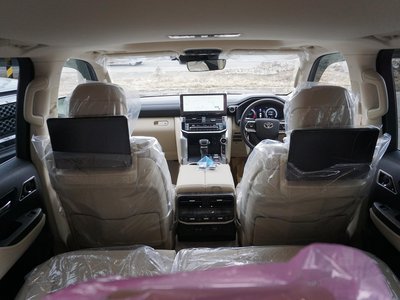 TOYOTA LAND CRUISER 300 - 3